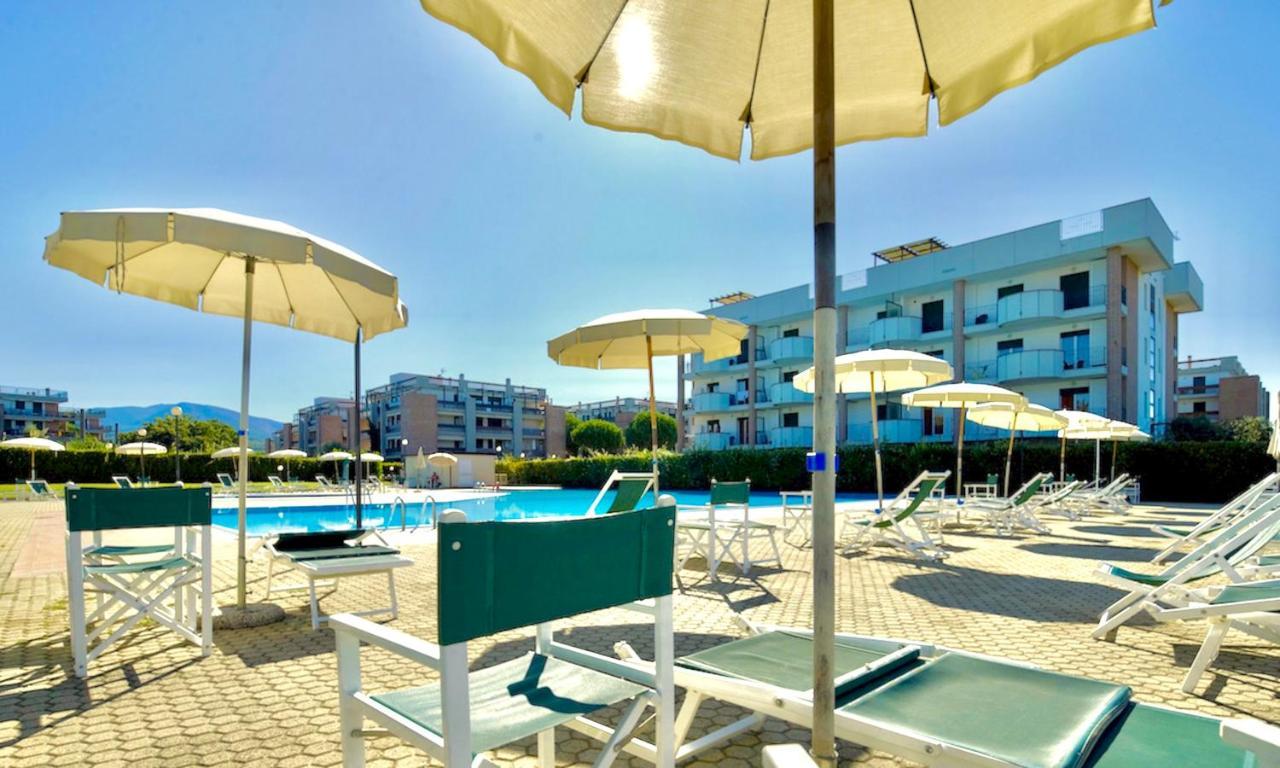 Isa-Apartments 4 Beds In Residence With Swimming-Pool In San Vincenzo, Just 600 Meters From The Sea Zewnętrze zdjęcie
