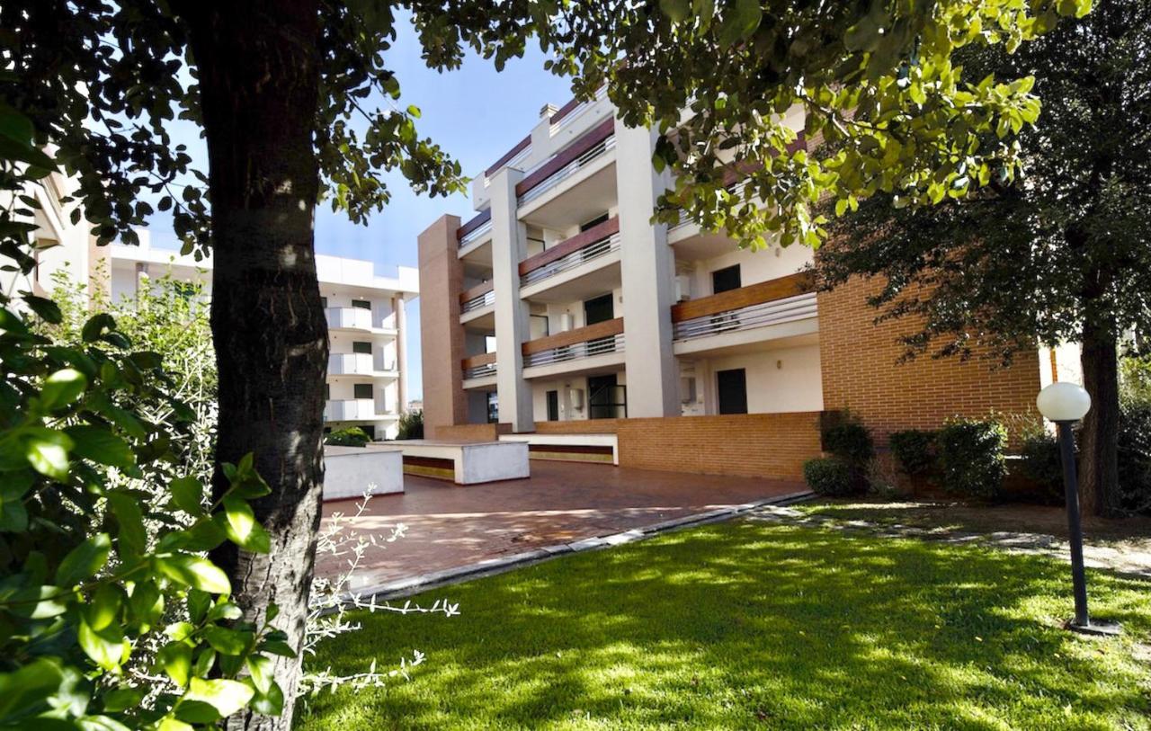 Isa-Apartments 4 Beds In Residence With Swimming-Pool In San Vincenzo, Just 600 Meters From The Sea Zewnętrze zdjęcie